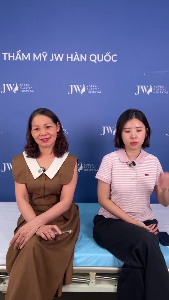 BẤT NGỜ: 2 mẹ con Sài Thành dắt nhau đến JW NÂNG CẤP DIỆN MẠO trước thềm Tết 2026 với NÂNG MŨI S LINE 3D và MIDFACE 3IN1