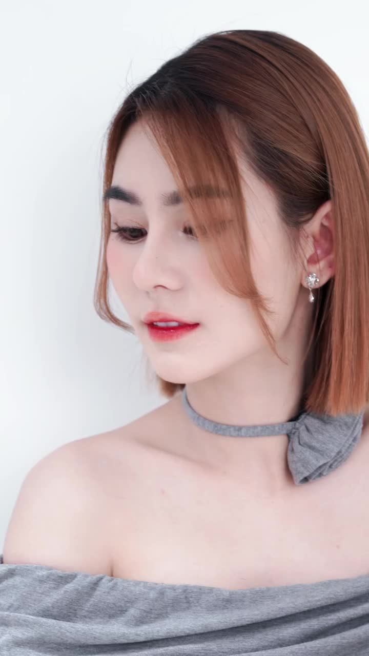 Trước khi trở lại Singapore làm việc, chị M.X. tranh thủ ghé AZ NOSE để tái khám cùng bác sĩ Hoàng Nhung.