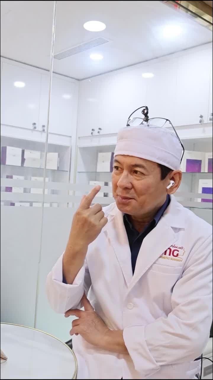 Rãnh cười (rãnh mũi má) là dấu hiệu lão hoá khiến nhiều chị em “già đi vài tuổi” dù có chăm sóc dưỡng da kỹ đến đâu cũng sẽ xuất hiện rãnh cười.