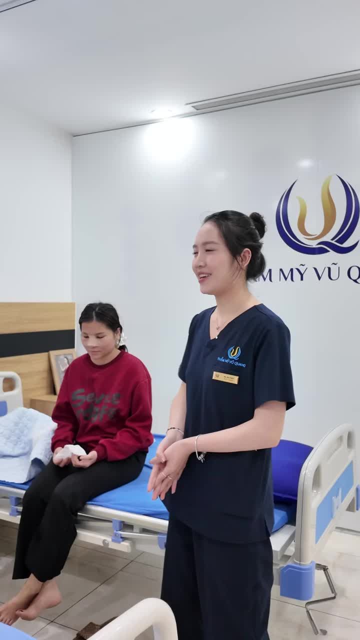 Đôi bạn cùng tiến, đi một sau lại đẹp cả 2. Khách cũ giới thiệu bạn thân tới để làm đẹp