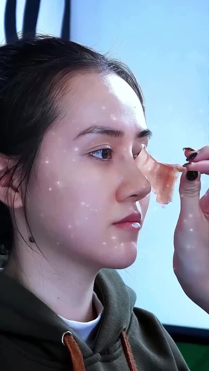Khách không nói '' mũi đẹp". Khách nói " Làm mũi xong thấy quá là xứng đáng".