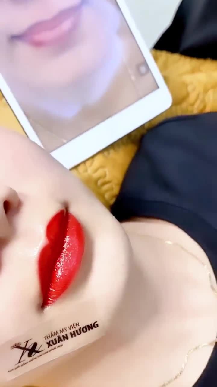 CA PHUN MÔI ĐỎ CAM CĂNG MỌNG TẠI VTM XUÂN HƯƠNG
