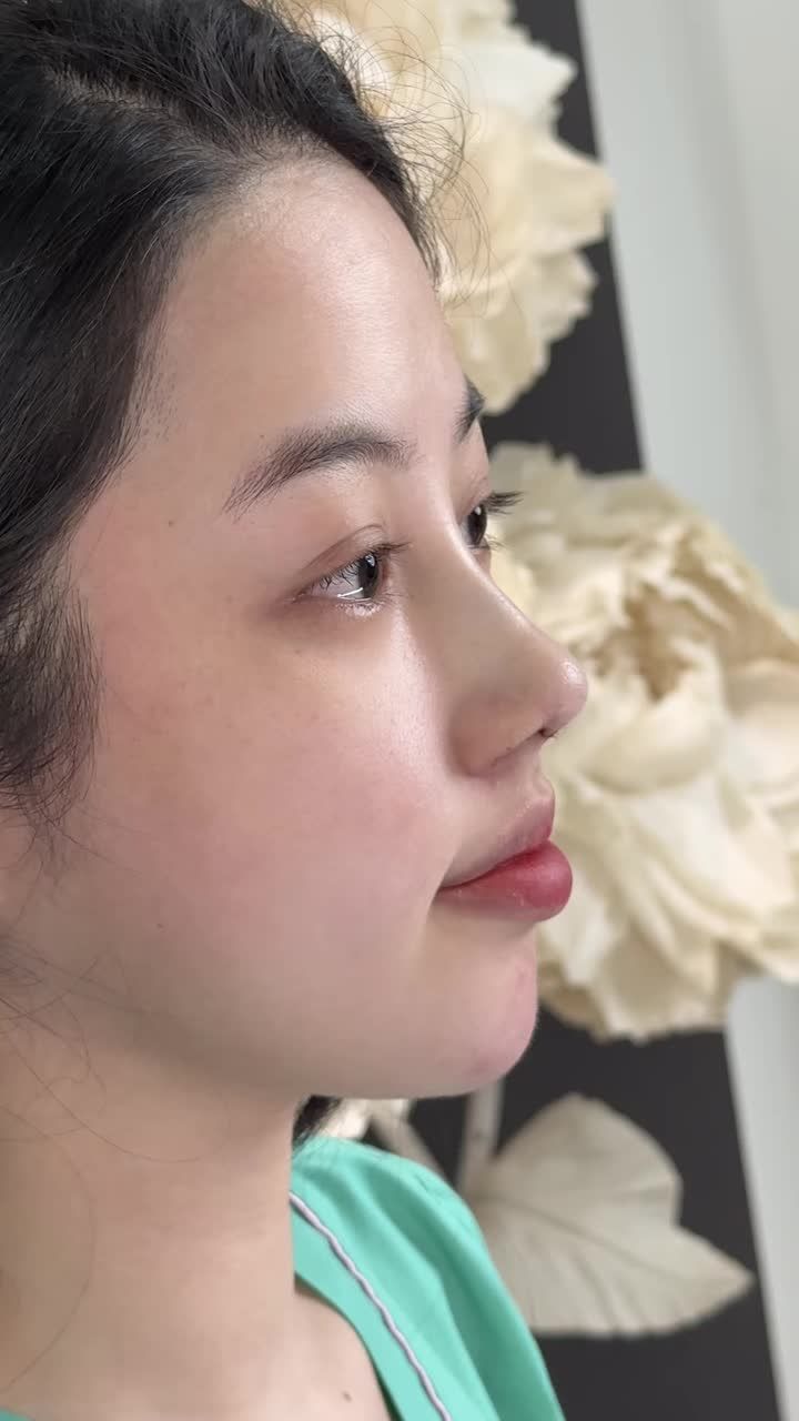 Dáng mũi phù hợp không chỉ tôn lên đường nét gương mặt mà còn nâng tầm khí chất.