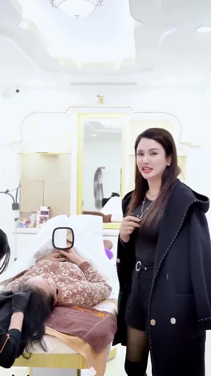 CHỦ TỊCH XUÂN HƯƠNG CHIA SẺ VỀ DỊCH VỤ VI CHẠM SẮC TỐ DA ĐẦU