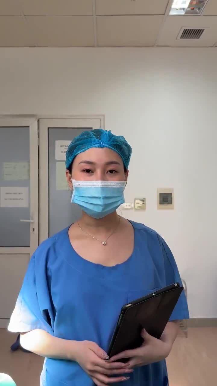 Kết thúc buổi chiều với ca treo mi cơ trán 1 bên mắt trái cho bé trai tại Dr. Minh Phạm.