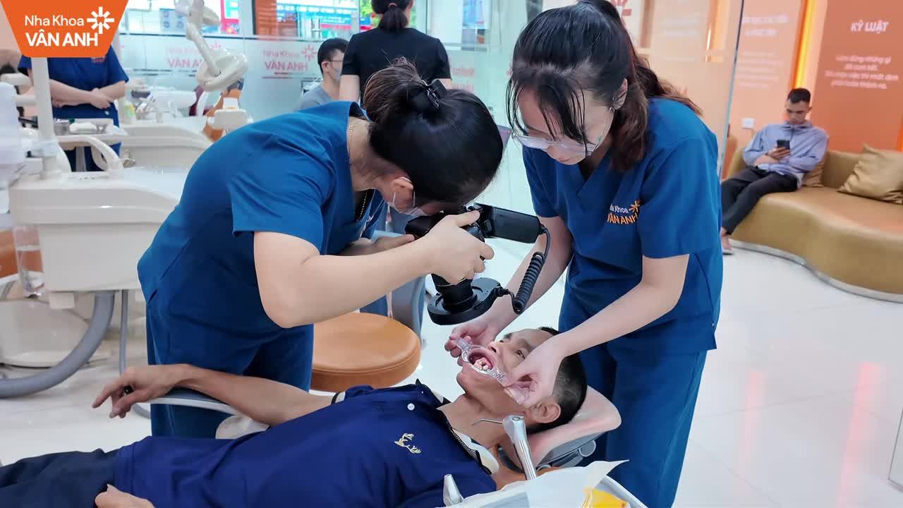 KHI NỤ CƯỜI KHÔNG CÒN LÀ "BÀI TOÁN KHÓ"