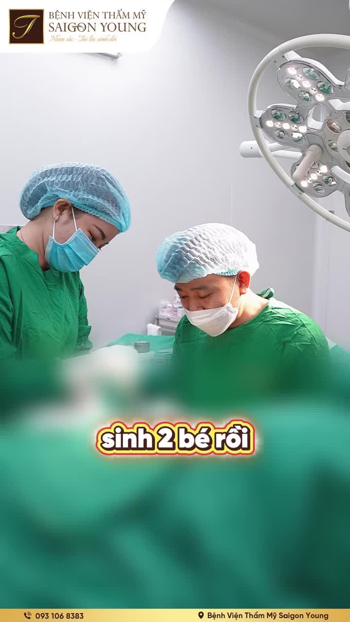 Bác sĩ Thảo trực tiếp thăm khám và thực hiện nhẹ nhàng, tỉ mỉ từng bước cho khách hàng đến từ Long An.