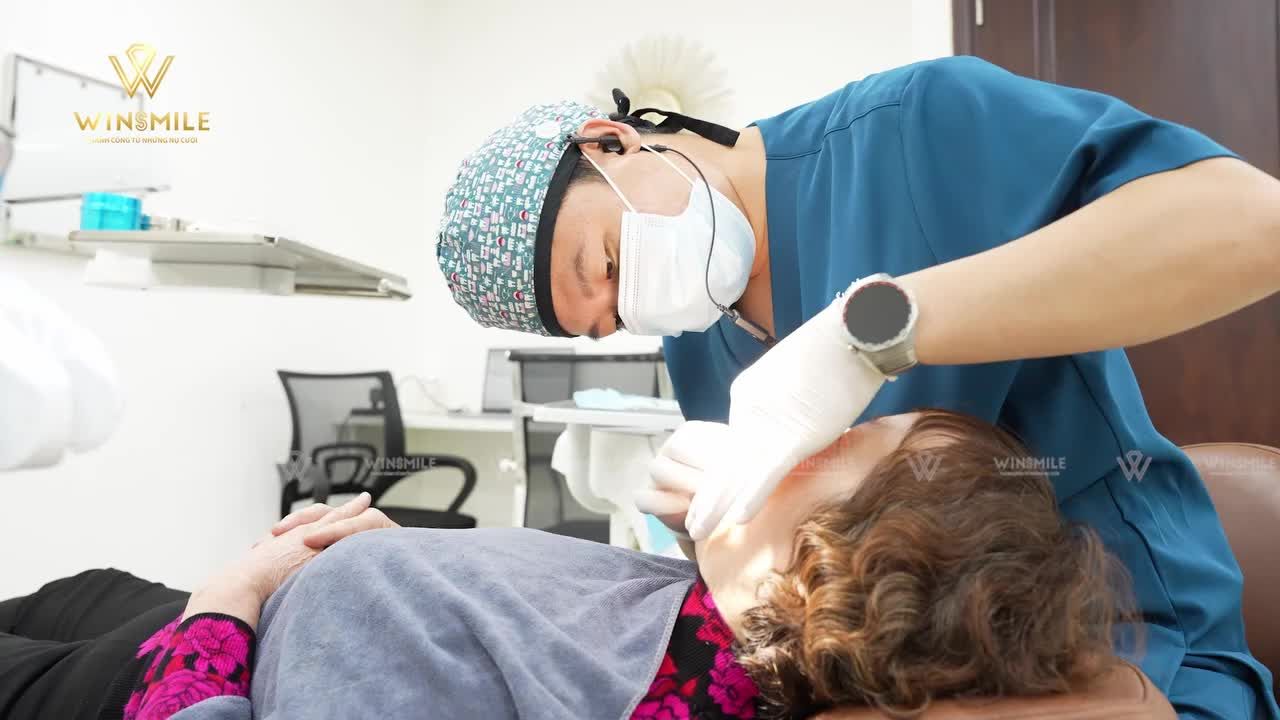 TẦM TUỔI CÔ MÀ KHÔNG CÓ RĂNG ĂN NHAI THÌ KHỔ LẮM!