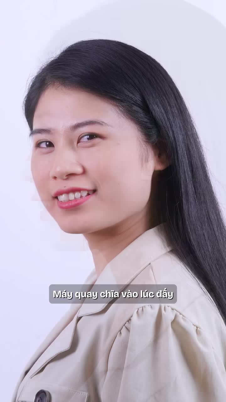 CƯỜI LÀ PHẢI TỰ TIN, CHỨ ĐÂU THỂ NÉ ỐNG KÍNH HOÀI!