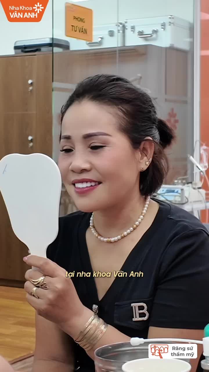 SỨ THẨM MỸ LÀM RĂNG XINH RINH NGAY BỘ QUÀ 5 TRIỆU ĐỘC QUYỀN