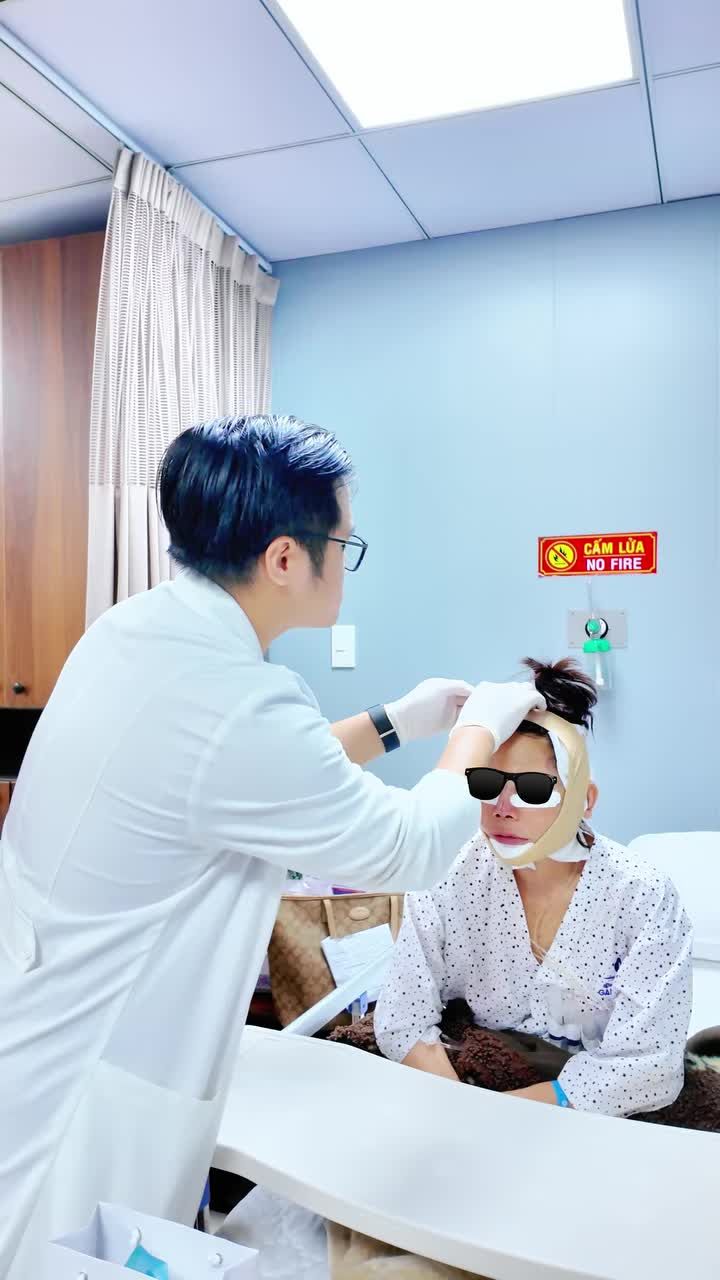 TẠM BIỆT LÃO HÓA SỚM – HÀNH TRÌNH TÌM LẠI "DÁNG MẶT THANH XUÂN"  SAU PHẪU THUẬT CĂNG DA MẶT TOÀN PHẦN + SMAS NỘI SOI 4K