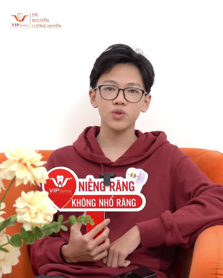 “Niềng răng xong em thấy mình đẹp trai hơn, bớt tự ti hơn, hiện tại em đã có thể tự tin tươi cười rồi ạ ! Em cám ơn bác sĩ Lương Huyền cùng nha khoa VIP Dentist rất nhiều.”