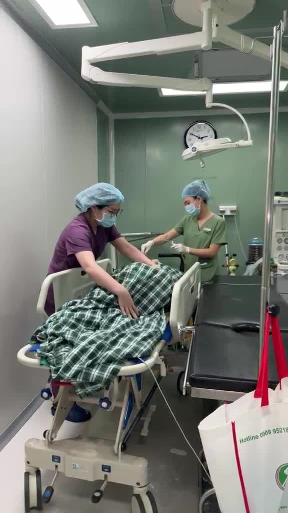 NÓNG: Cặp chị em Việt kiều Canada ĐỔ BỘ đến JW NÂNG MŨI quyết tâm TRÙNG TU NHAN SẮC đẹp kịp Tết