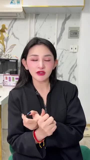 HOTGIRL VÕ HUỲNH THANH VÂN GỌT HÀM 3D BÊN SAIGON VENUS