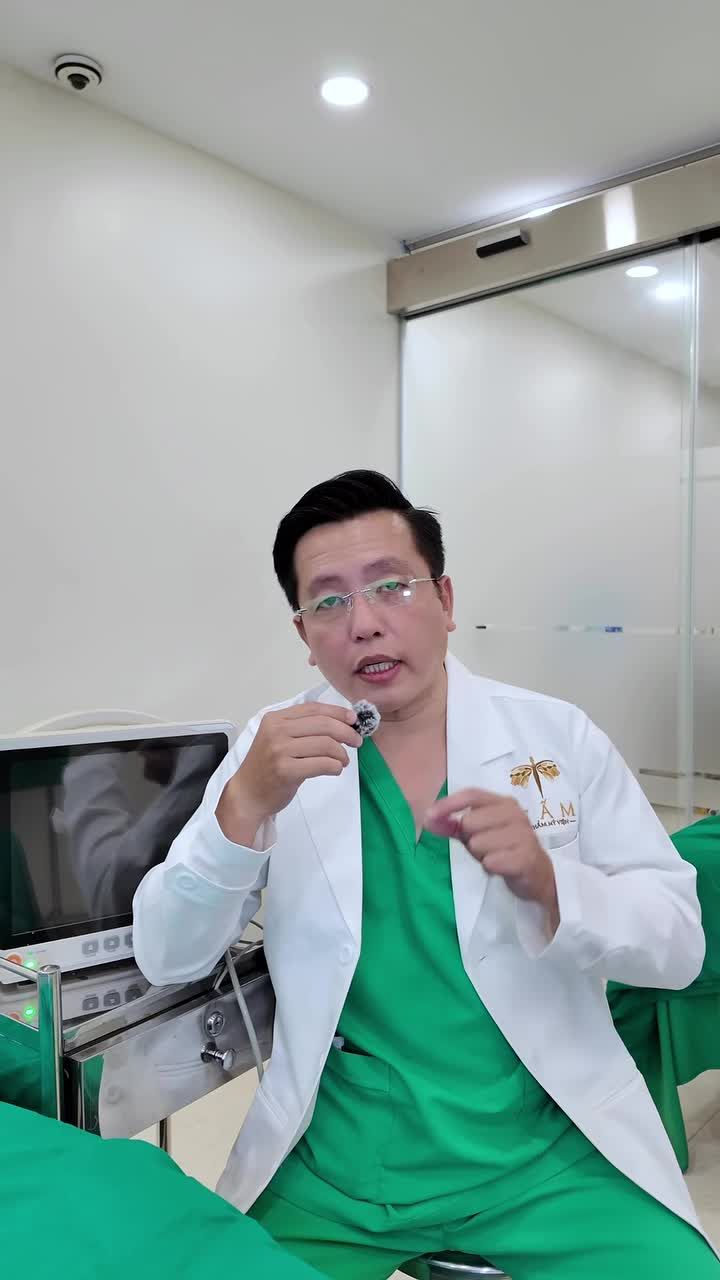 Không phải ai làm mí cũng muốn “mí to rõ”.