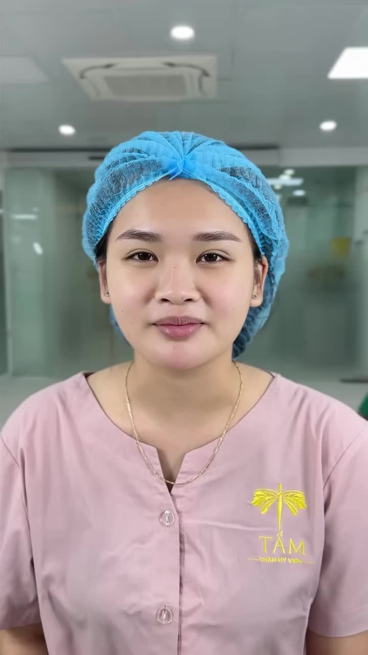 Thần thái đôi khi đến từ những chi tiết nhỏ. Chỉnh nhẹ dáng mũi – gương mặt hài hòa, tự tin hơn trong công việc.