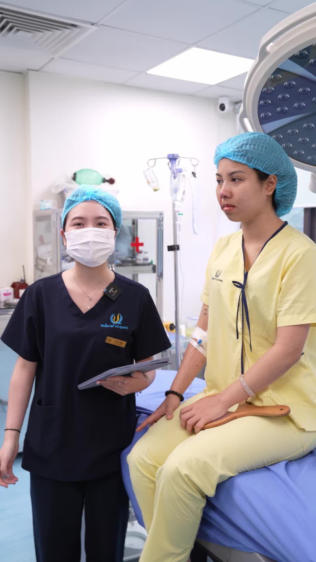 Không uổng công chăm con hộ khách, để giờ được ngắm khách xinh thế này chỉ với 60 phút