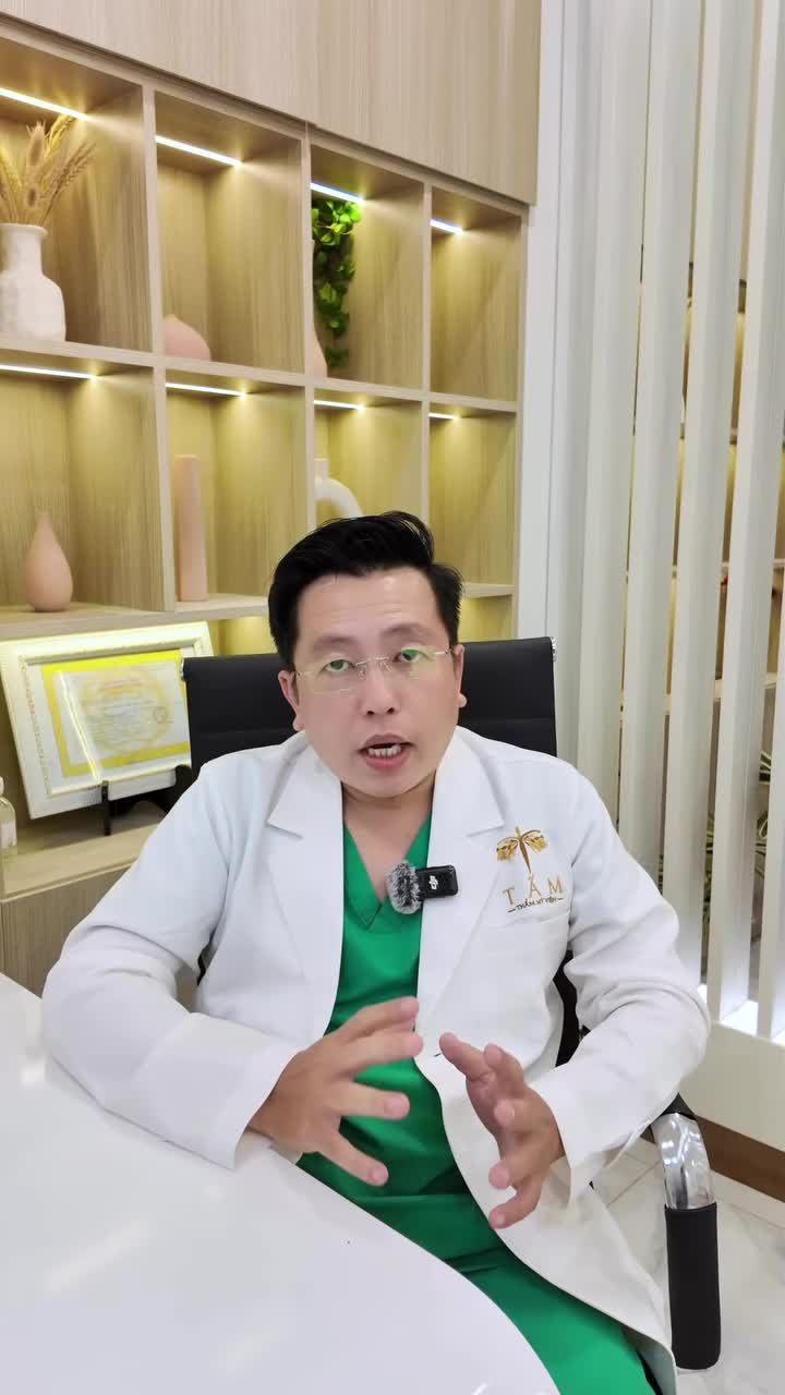 Cằm lẹm làm gương mặt kém sắc hơn bạn nghĩ.