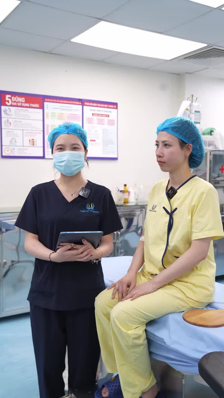 Mũi hỏng, lệch vẹo + bao xơ sau 3 năm. Và đây là kết quả sau 60 phút tại Thẩm mỹ Vũ Quang.