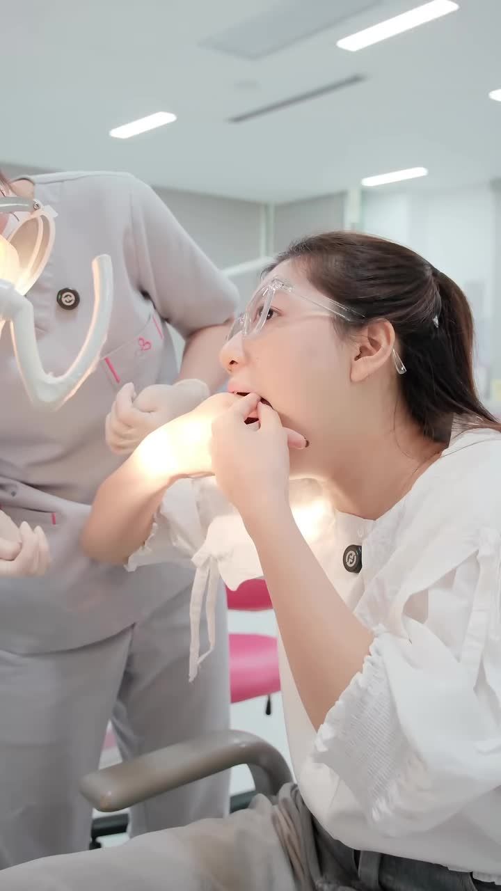 RECAP BUỔI NHẬN KHAY INVISALIGN ĐẦU TIÊN - KHỞI ĐẦU CHO NỤ CƯỜI KHỎE ĐẸP