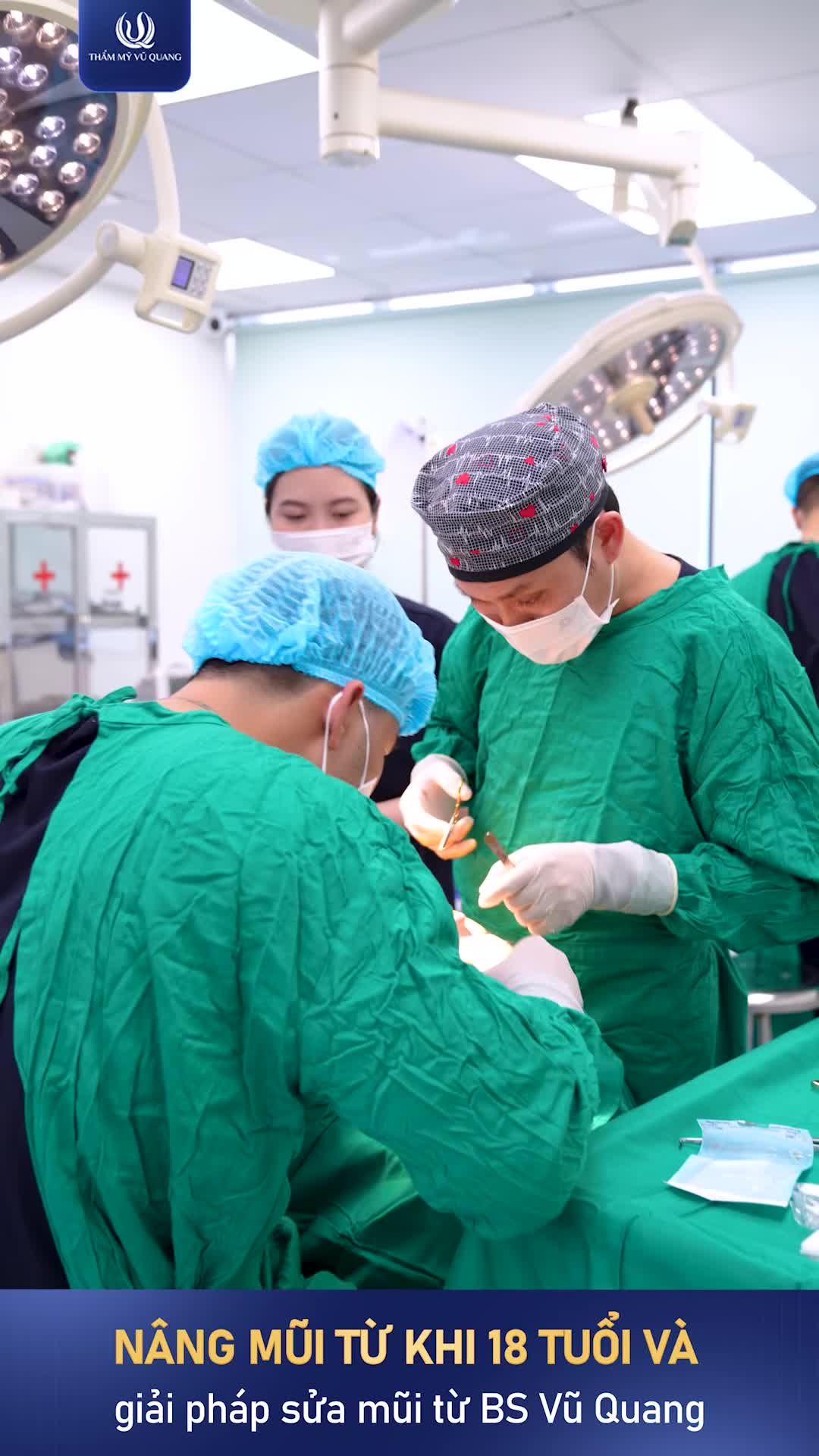 Nâng mũi từ năm 18 tuổi, cái tuổi đẹp nhất nhưng lại chọn sai phương pháp, dẫn đến tình trạng bao xơ, biến dạng ở hiện tại.