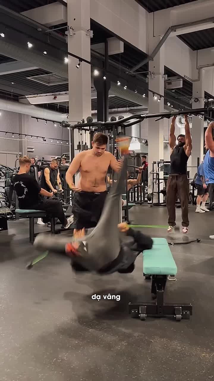 NIỀNG RĂNG KHÔNG ĐƯỢC ĂN THỊT GÀ