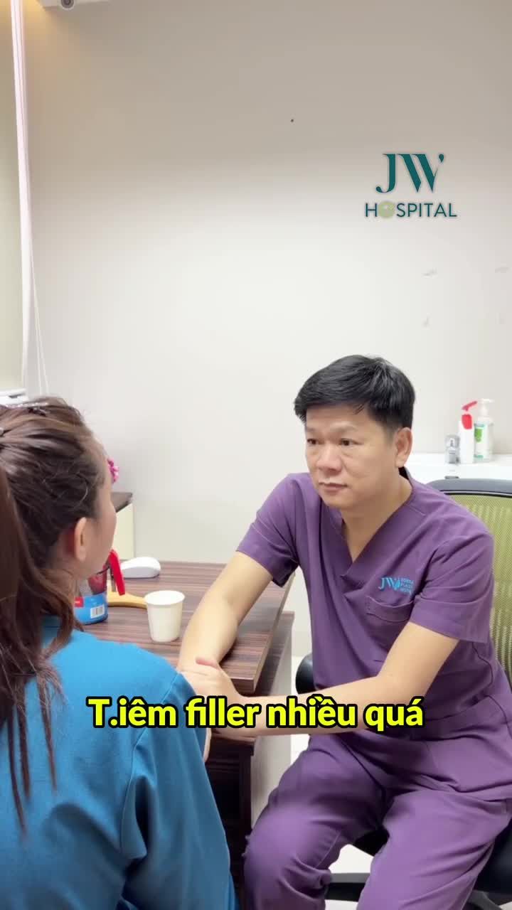 CHỊ GÁI U40 KHÓC RÒNG VÌ FILLER CHẢY XỆ, BIẾN DẠNG CẦU CỨU BÁC SĨ TÚ DUNG