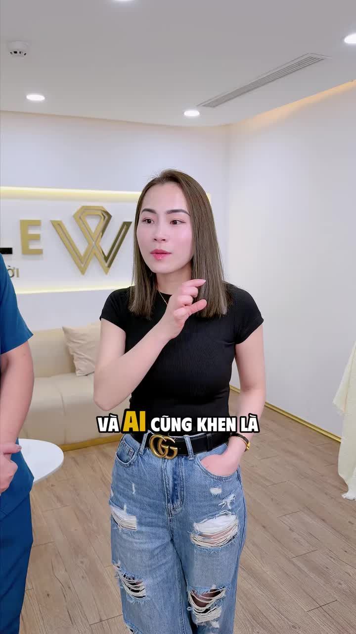 Chị Phương Hoa vốn đã sở hữu khuôn miệng xinh, nụ cười tươi và nguồn năng lượng tích cực rất riêng.