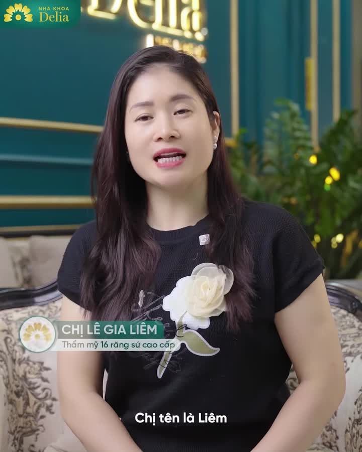 "Hài lòng lắm! Làm được bộ răng sứ này về ai cũng khen trẻ trung ra"