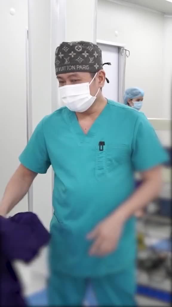 Thân hình mảnh mai thì dáng ngực nào phù hợp?