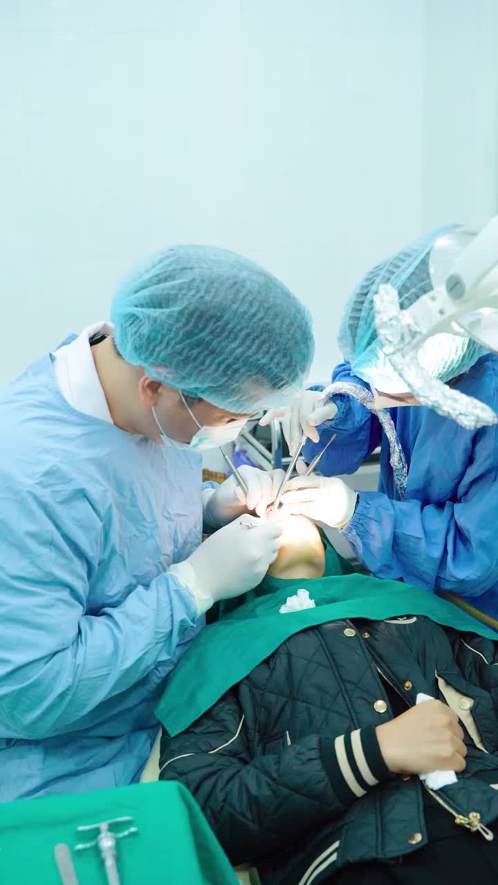 MẤT RĂNG TOÀN HÀM Ở TUỔI 30 - ĐỪNG CHỦ QUAN!