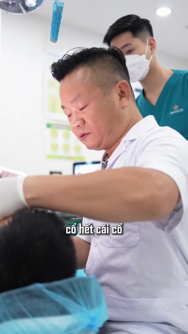 Tư vấn khách: Chỉ vì bọc răng sứ tại nha khoa khác không kín, vi khuẩn quay lại ‘tàn phá’ chiếc răng