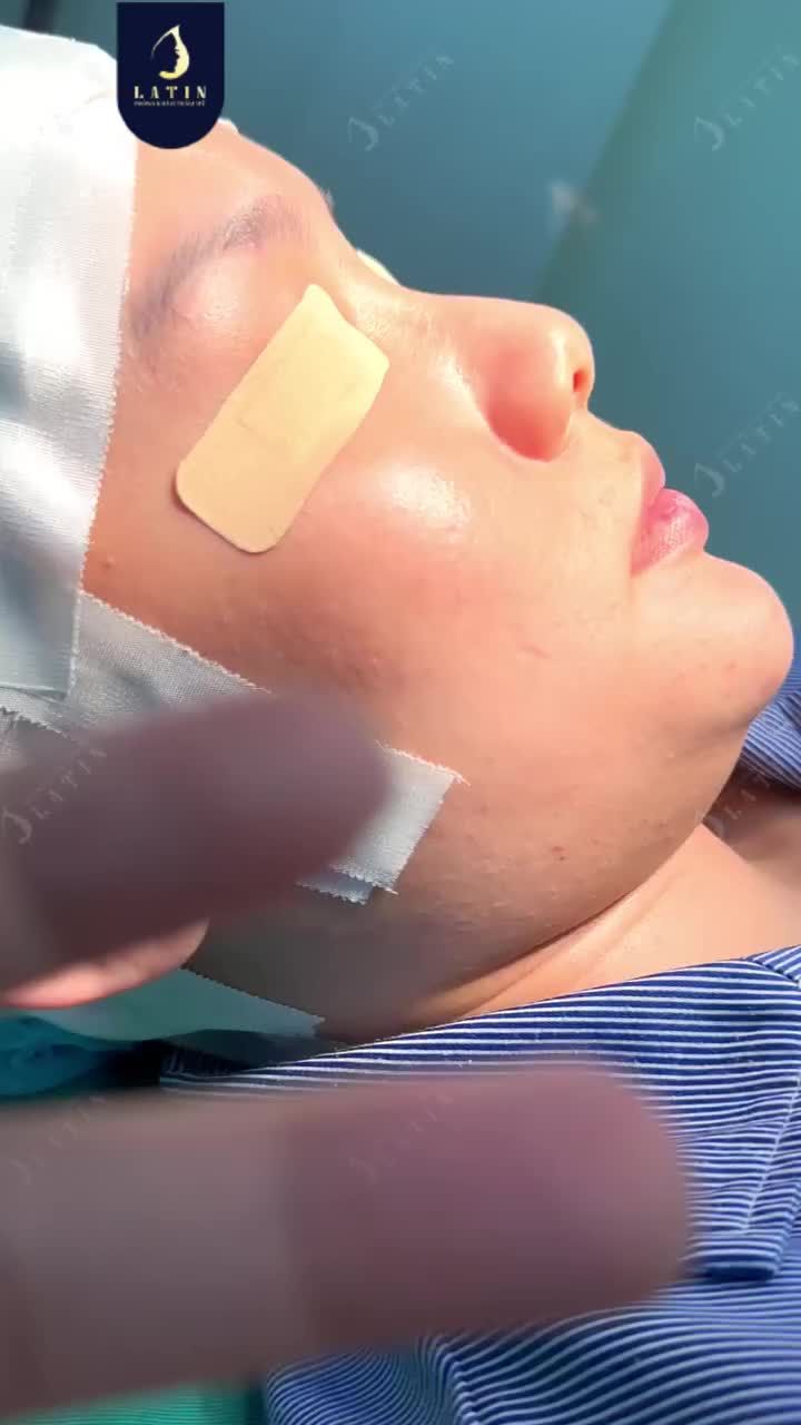 MỘT CHI TIẾT NHỎ KHIẾN CẢ GƯƠNG MẶT KHÁC HẲN?