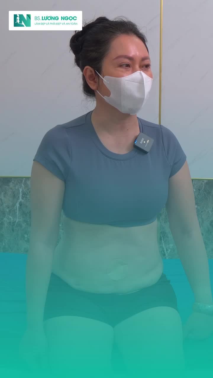 Cùng chị khách hàng chuẩn bị cho một hành trình mới thật đặc biệt, sẵn sàng chạm đến khoảnh khắc rạng rỡ nhất của chính mình.