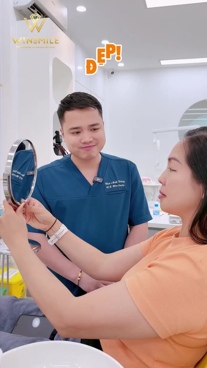 Sở hữu nụ cười có thân răng ngắn, chìa và màu sắc ố vàng khiến khuôn mặt thanh tú của chị Tâm Nguyên chưa thực sự bộc lộ được hết vẻ đẹp và thần thái tự tin.