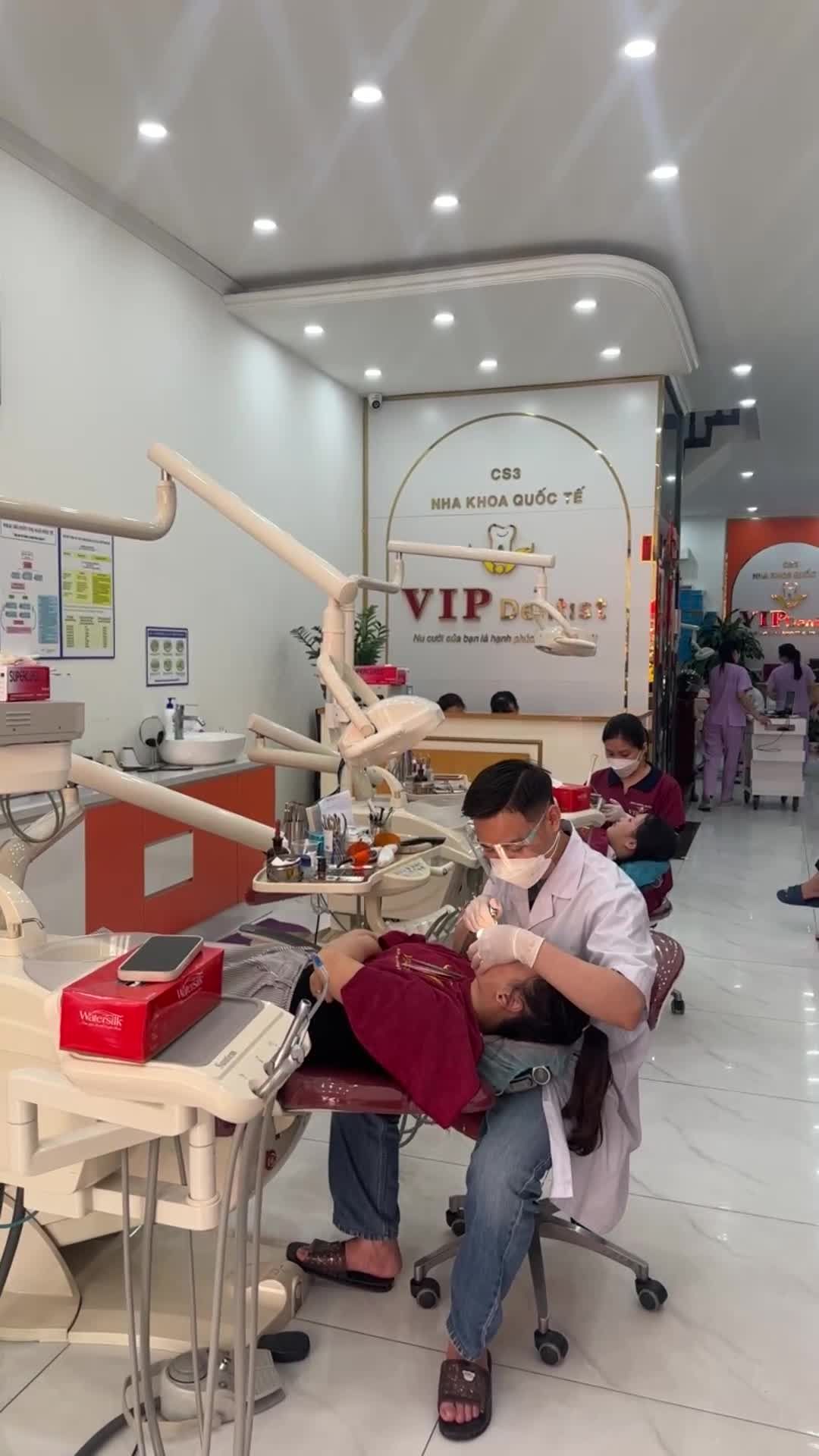 Cùng làm quen bạn Đồng Bảo Ngọc 2k9 tháo mắc cài hôm nay nhé!