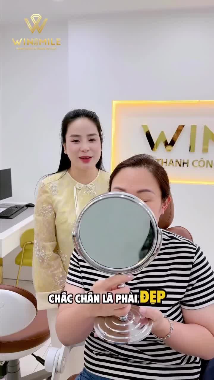 Với một người kỹ tính như chị Nhung, quyết định thay đổi nụ cười sau bao năm sống chung với nỗi tự ti không hề dễ dàng.