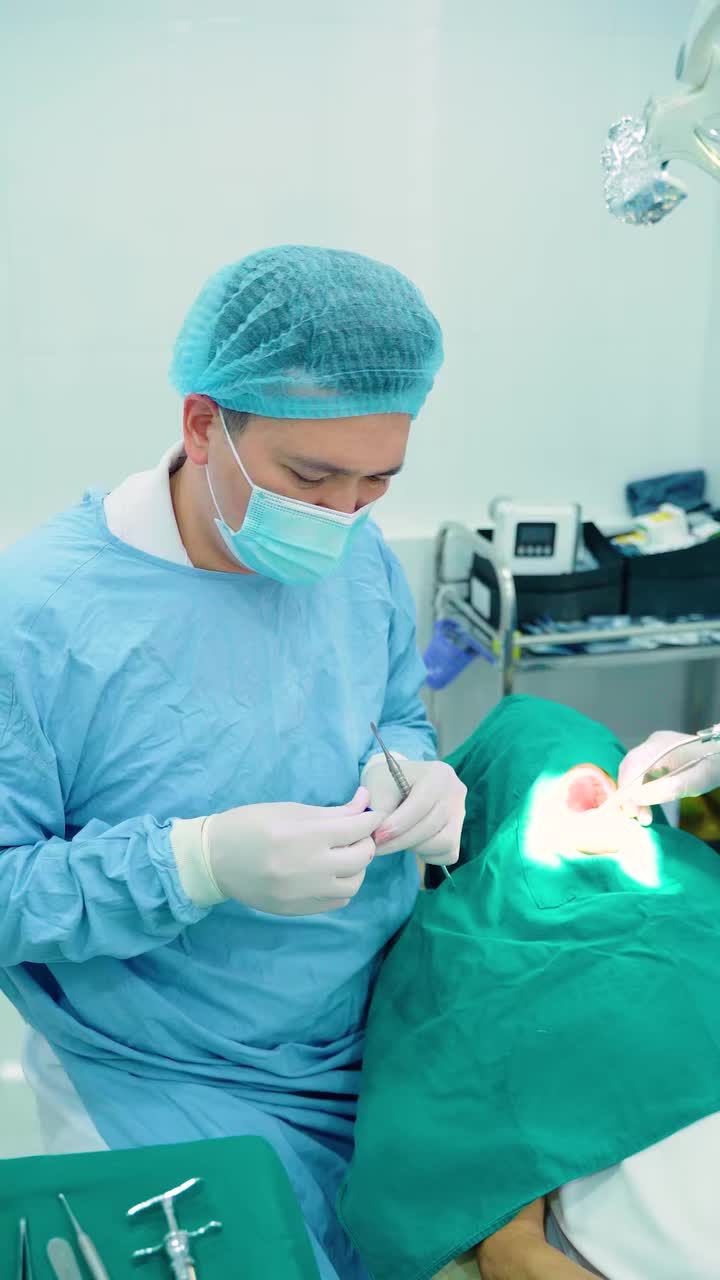 Chú Nông Lâm tới với tình trạng mất nhiều răng đã quyết định đến Nha khoa Gia Đình sau khi nghiên cứu rất nhiều đơn vị nha khoa để thực hiện phương pháp cấy ghép Implant.