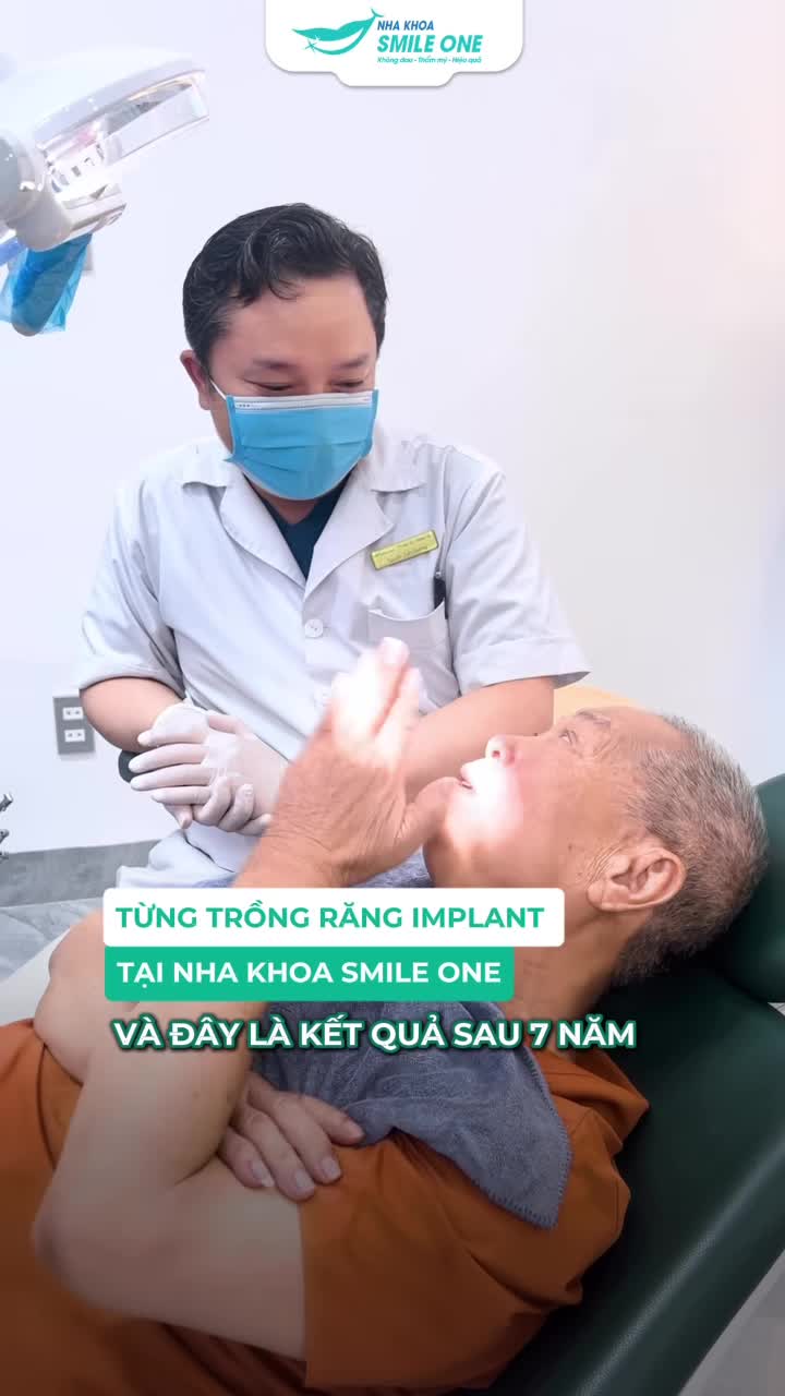 Tưởng gì chứ cái răng Implant này 7 năm rồi vẫn ngon lành. Không biến chứng, không vấn đề. Ăn mực khô thoải mái!