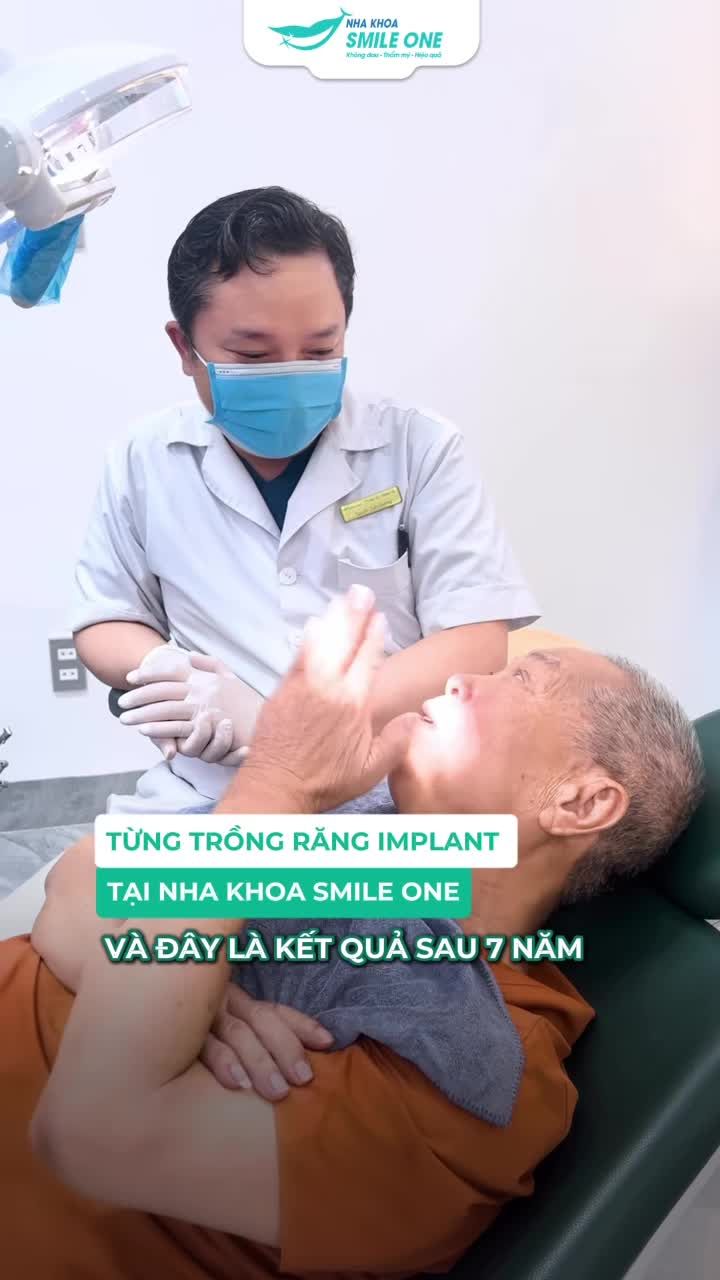 Tưởng gì chứ cái răng Implant này 7 năm rồi vẫn ngon lành. Không biến chứng, không vấn đề. Ăn mực khô thoải mái!