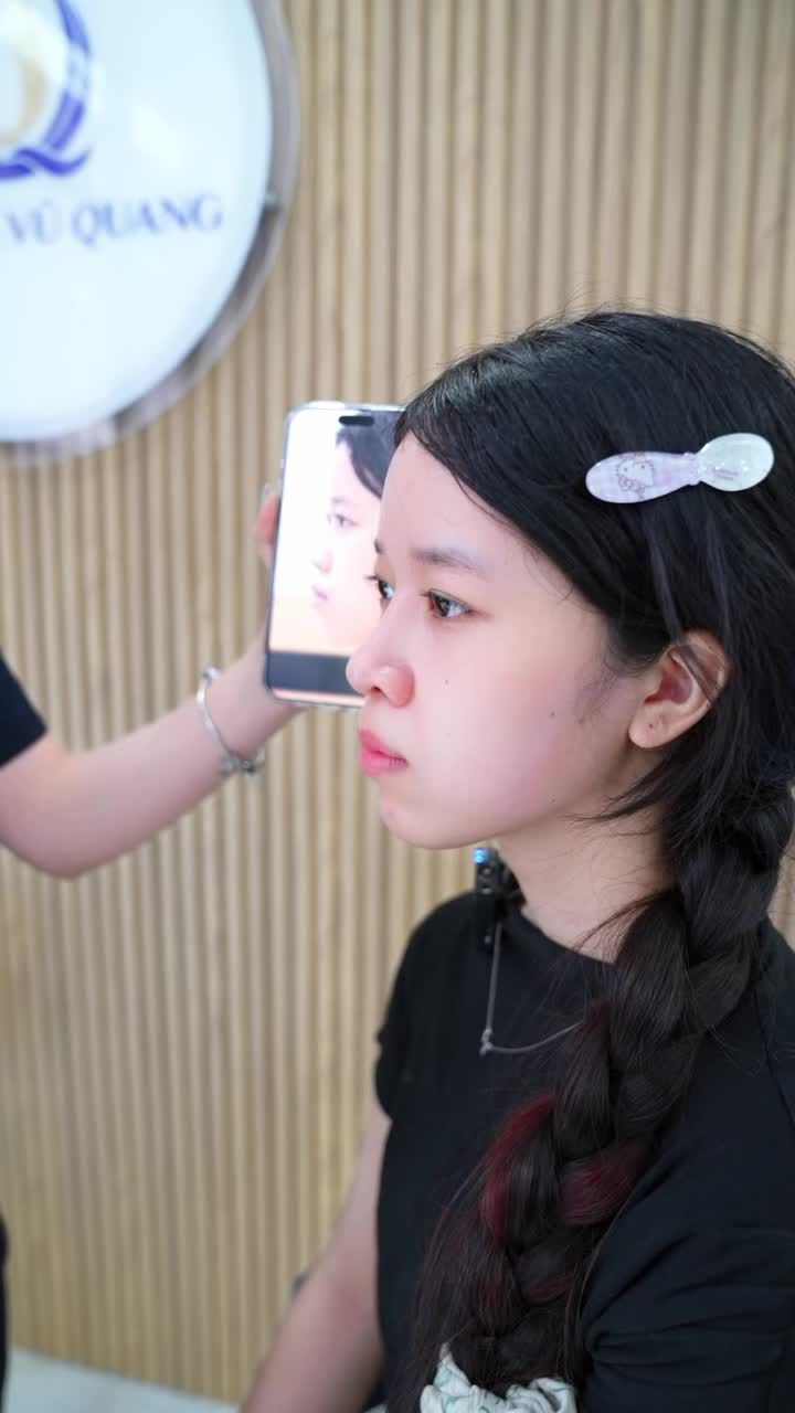 Chiếc mũi 6 tháng tuổi của bạn gái 2005 tự tặng bản thân đón sinh nhật đã thay đổi ntn?