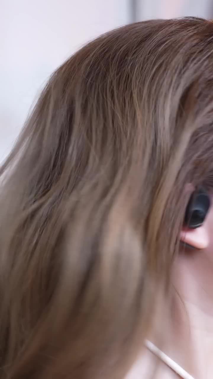 Nâng mũi cấu trúc sụn tai rồi có "đeo tai nghe" được không? Xem ngay video này để được giải đáp nha!