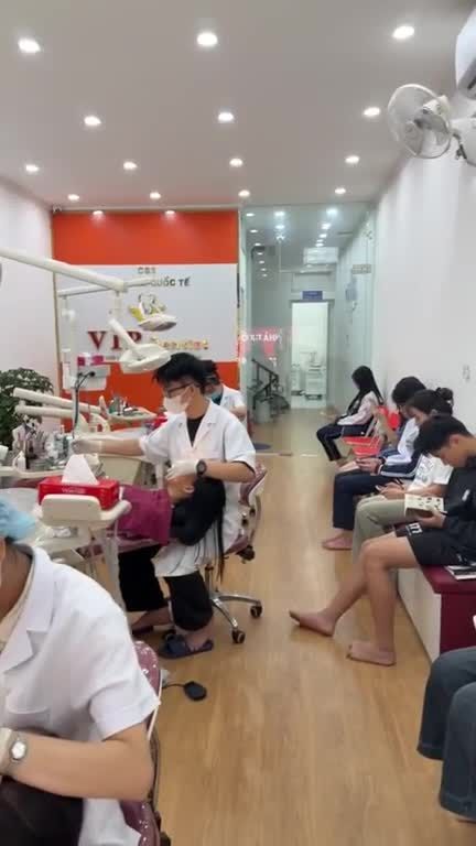 CA THÁO MẮC CÀI BẠN PHẠM HỒNG NHUNG VỚI TÌNH TRẠNG KHỚP CẮN SÂU NẶNG