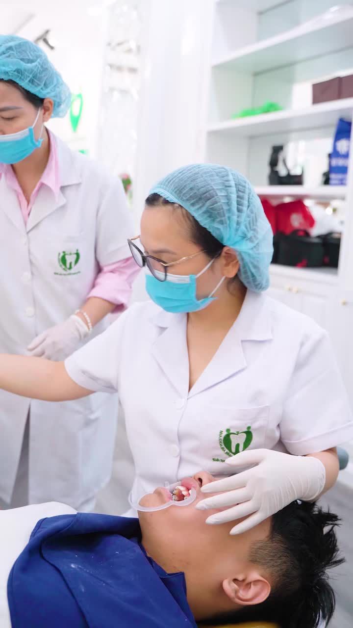 CA GẮN MẮC CÀI NIỀNG RĂNG TẠI 178 NGÔ GIA TỰ, VIỆT HƯNG, HÀ NỘI