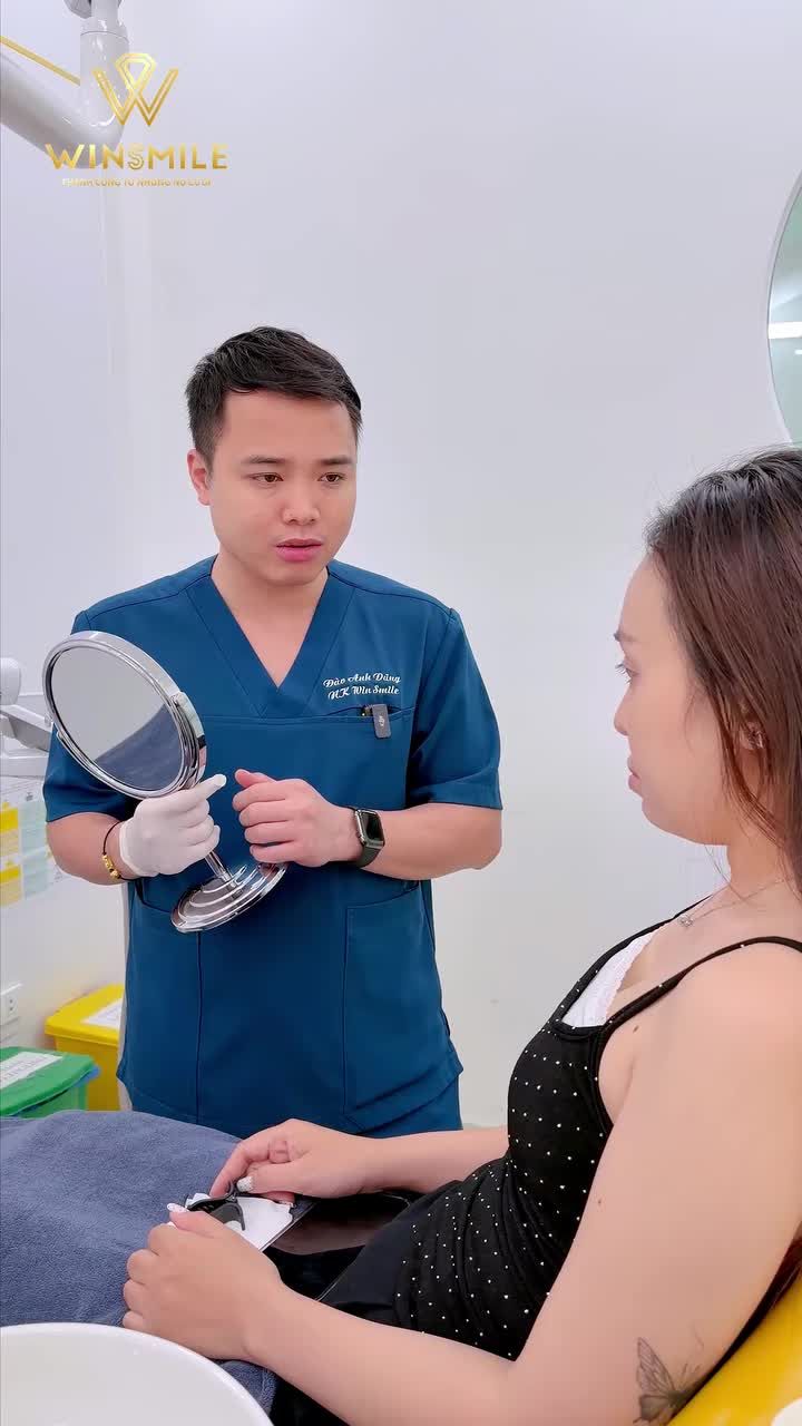 Với những người làm trong lĩnh vực thẩm mỹ như Ái Như, một nụ cười đẹp không chỉ là trắng hơn hay đều hơn mà còn phải thật sự hài hòa với thần thái và cá tính riêng của mình.