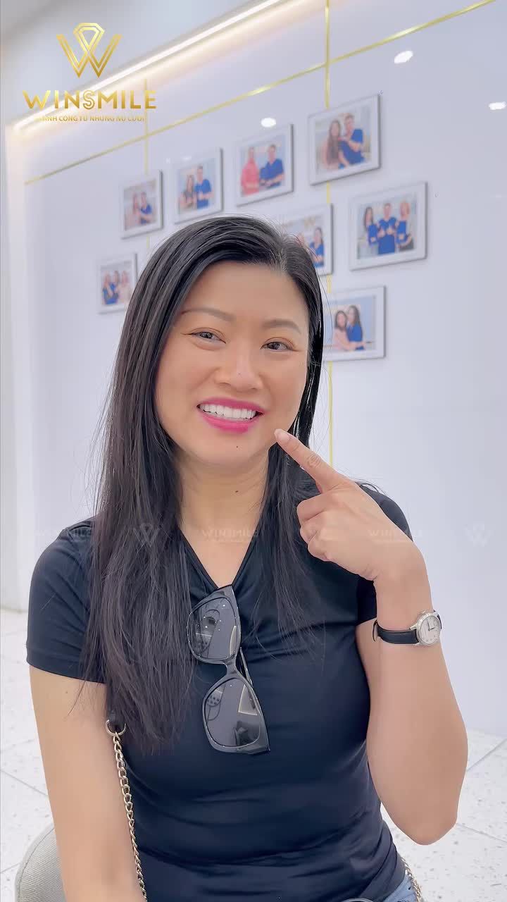 Hồi hộp chờ đến giây phút chứng kiến nụ cười mới là tâm trạng của rất nhiều anh chị khi tạo tác nụ cười tại Win Smile, nhưng dường như sự chờ đợi ấy lại càng đặc biệt với chị Kim Hồng.
