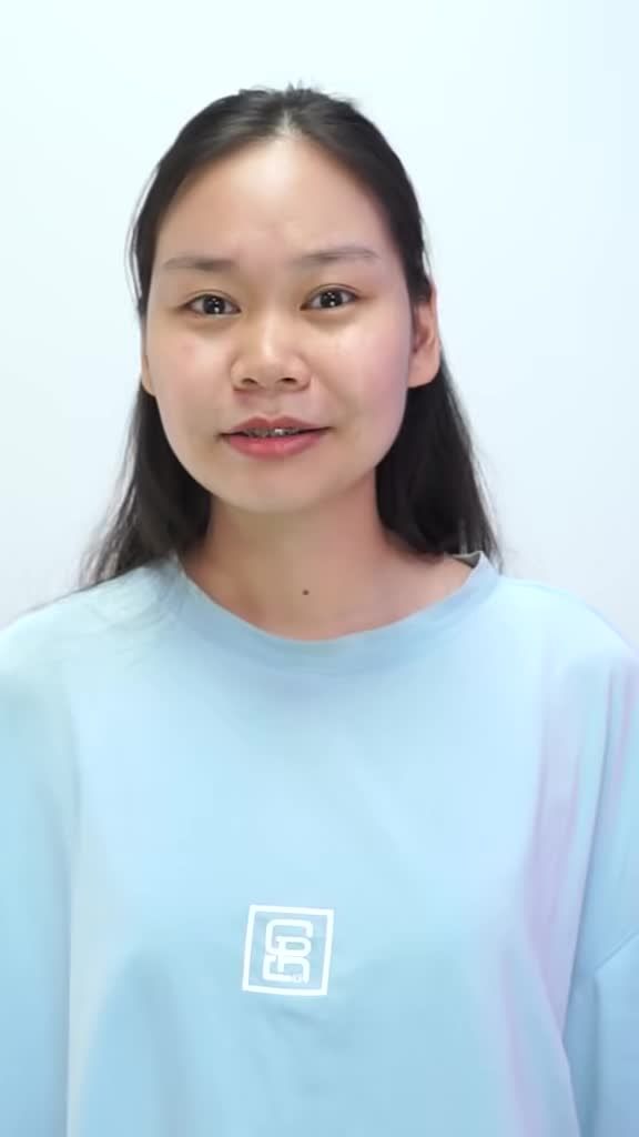 Có những lúc nhìn mãi mà vẫn không biết làm sao để gương mặt trông xinh hơn. Cô bé này thì chọn n.m, còn cái kết thế nào thì xem nha.