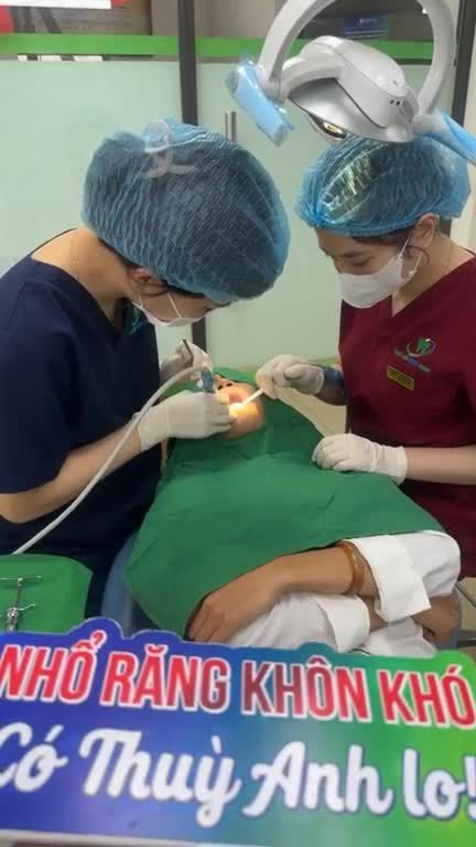 Ca nhổ răng khôn số 18 viêm tuỷ; 48 bị sâu cho khách hàng tại cơ sở Phổ Yên