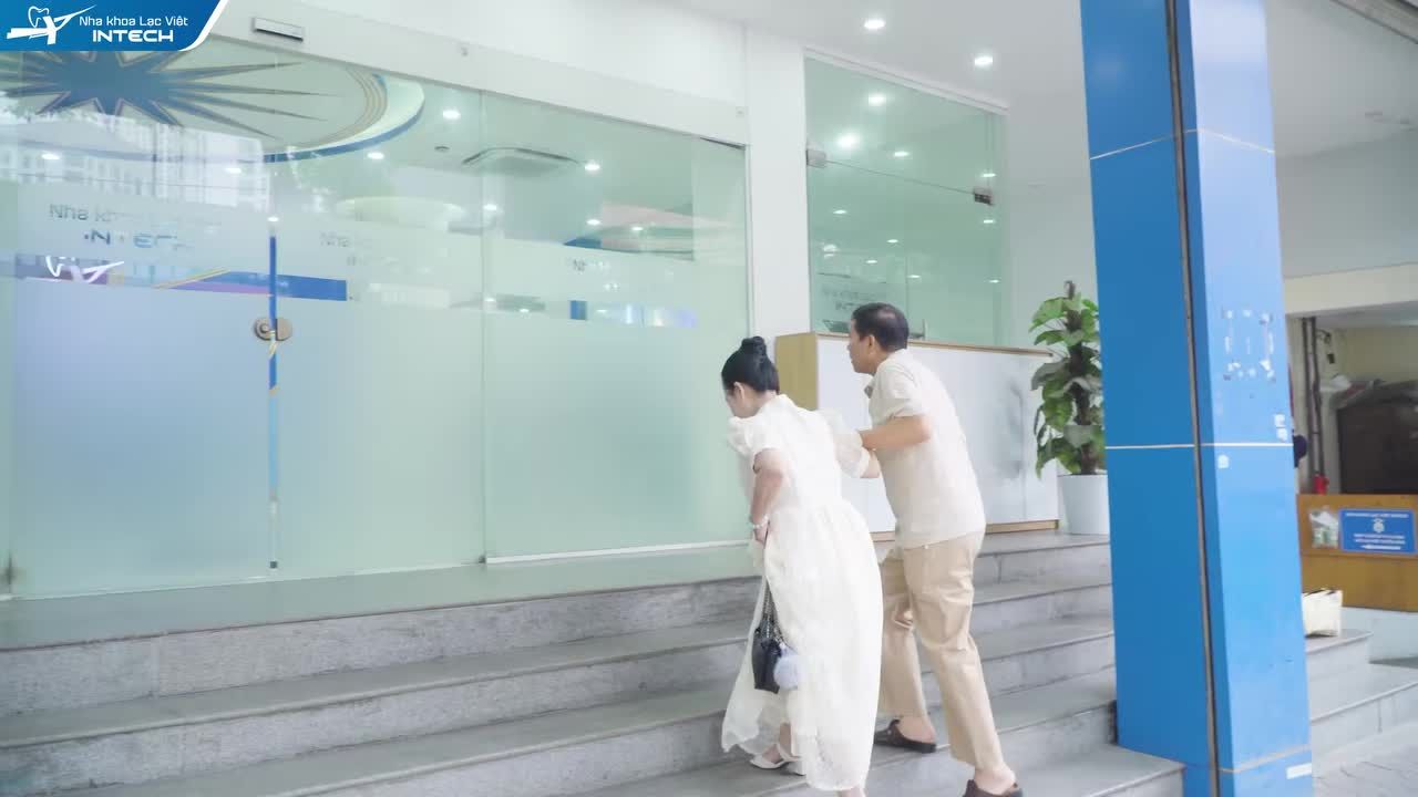 NSND LAN HƯƠNG CHIA SẺ TRẢI NGHIỆM TRỒNG RĂNG IMPLANT TẠI NHA KHOA LẠC VIỆT INTECH