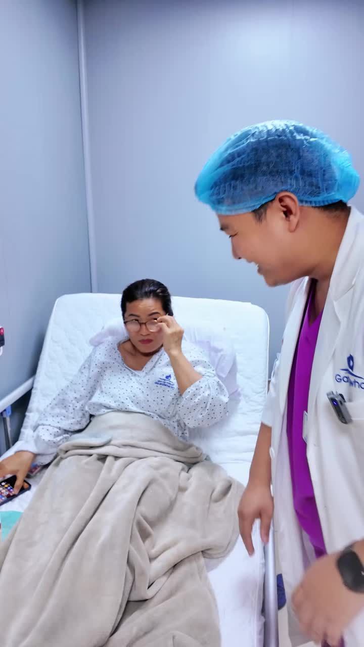 BÁC SĨ THĂM KHÁM CA NÂNG NGỰC – KHÔNG ĐAU, KHÔNG ĐẶT ỐNG DẪN LƯU, ĐẸP KHÔNG TÌ VẾT!